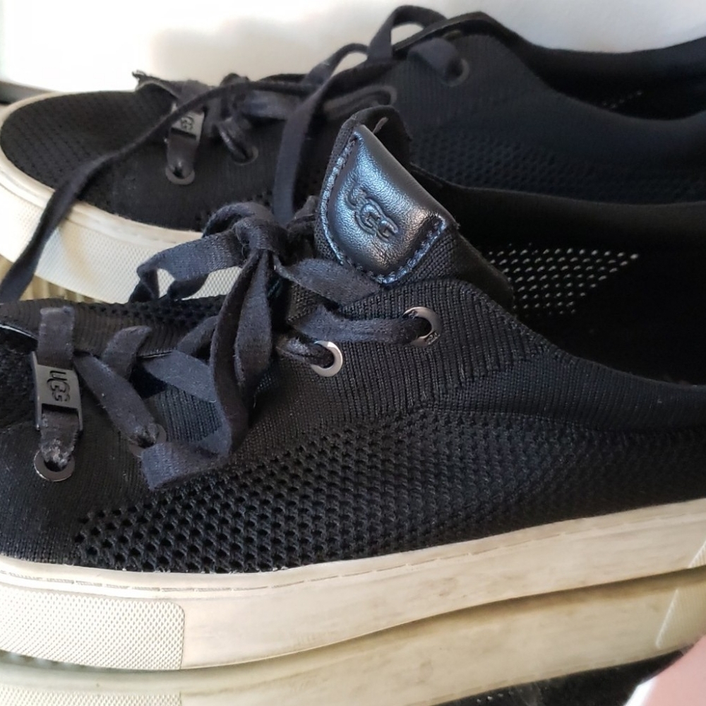 UGG Knit Livo sneakers Sz 9 - Picture 4 of 5